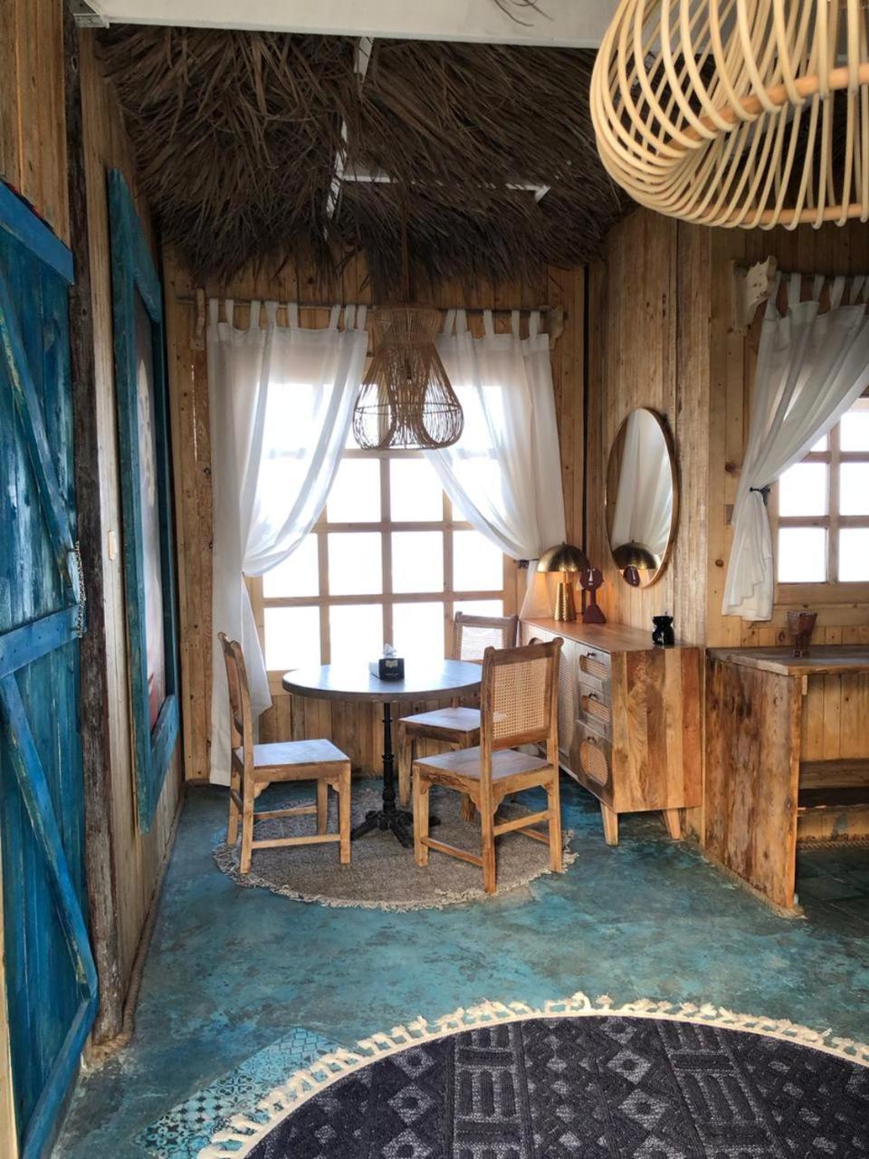 Banan Resort *